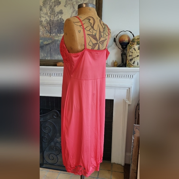 Vintage Montaldo's Redish Pink Full Slip With Lace Size 36 Made in USA - Picture 3 of 16